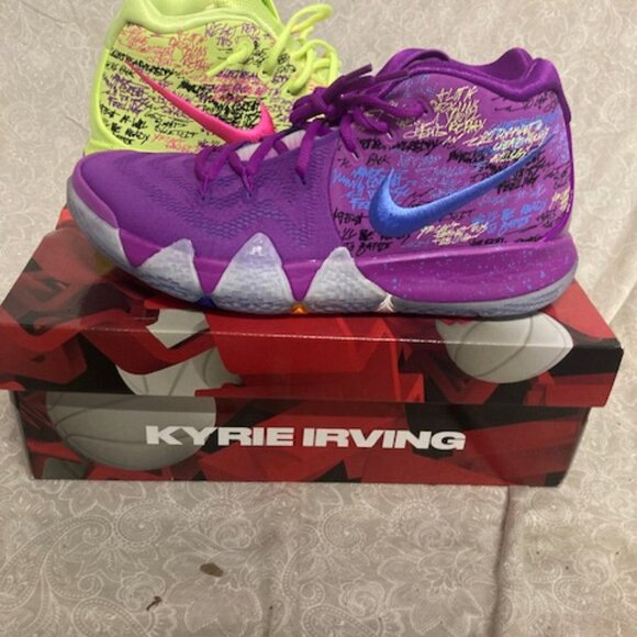 BRAND NEW STILL IN THE BOX Nike Kyrie 4 EP \'Confetti\' Mens Size 10.5 main image 4